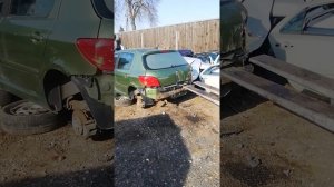 Как открыть багажник, если заклинил замок
