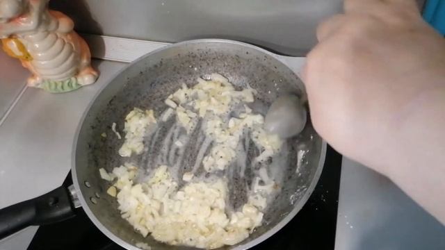 Спагетти + соус из солёных огурцов = прекрасный ужин. Домашний рецепт.