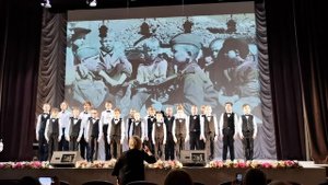 Песня «Мальчишки», муз. А. Островского, сл. И.Шаферана.