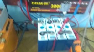 Сила тока от солнечных панелей 600 Ватт.