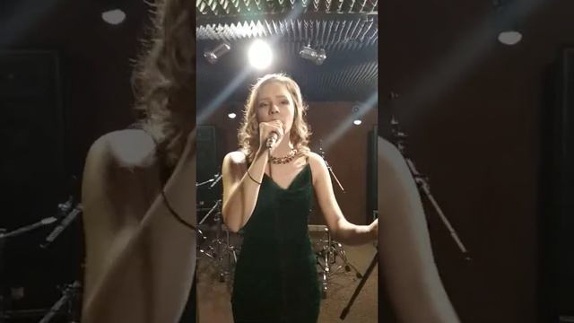 Любовь успенская - гитара мается(кавер) смотреть онлайн