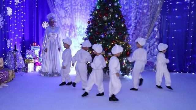 Танец белых мишек. Видео Sirin смотреть онлайн