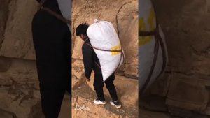 Как китайцы идут домой в горах