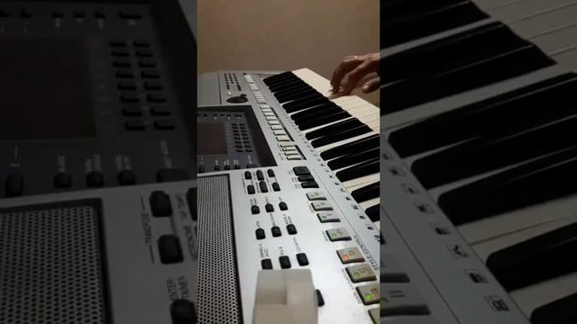 Игра на синтезаторе Yamaha PSR-S 700 Песня.