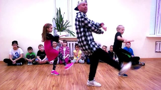 Танцующие дети - это всегда круто // DANCE CRAFT Studio // Klin 04.03.2016 смотреть онлайн