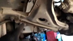 Замена шаровой опоры, снятие рычага Опель Омега б 1998