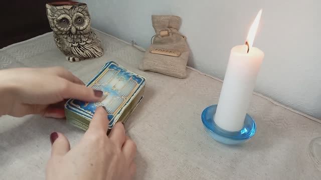 СТОИТ ЛИ СОХРАНЯТЬ ОТНОШЕНИЯ? / Расклад на ТАРО