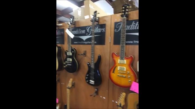Quick Video on Left Handed Bass at Tradition Guitars..... смотреть онлайн