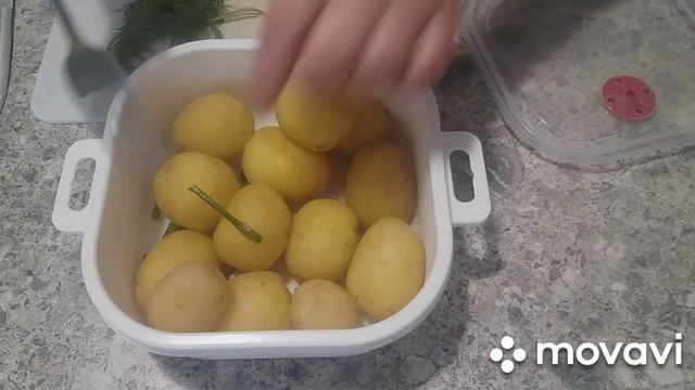 Как вкусно приготовить молодую картошку.Картошечка пальчики оближешь.Быстро и вкусно.