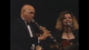 Chava Alberstein חוה אלברשטיין - Sholem zol zayn שלום זאָל זיין