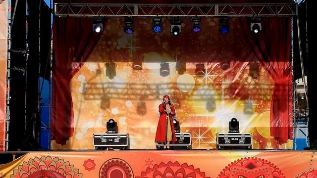 2 мая, концерт на набережной "Ялта - берег дружбы". Крымскотатарская песня "Элимдеки кемане" смотреть онлайн