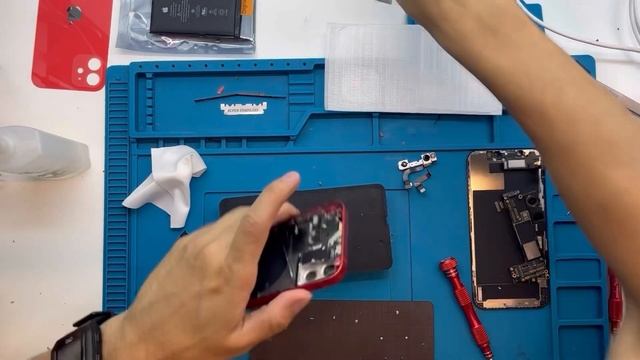 Замена аккумулятора без ошибки iPhone 12 с помощью программатора JCID V1SE