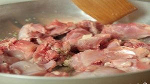 Кролик жареный на сковороде