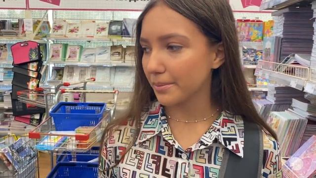 Back To School? покупаю канцелярию в 11 класс??