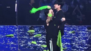Felix cry on the concert/Феликс плачет??