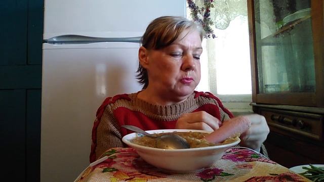 Мукбанк#Пюре гороховое#сосиска#зеленый лук????☕️ смотреть онлайн
