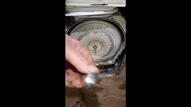 Слетает ремень в стиральной машине Whirlpool .Решено! смотреть онлайн