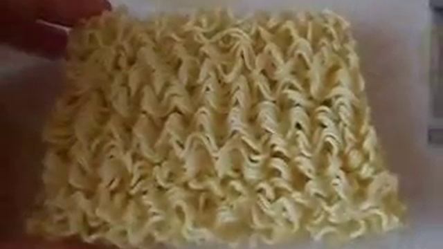 Доширак со вкусом говядины. Распаковка и Обзор без слов.