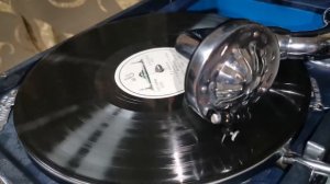 Песня Тишина. Поет Г. Великанова.