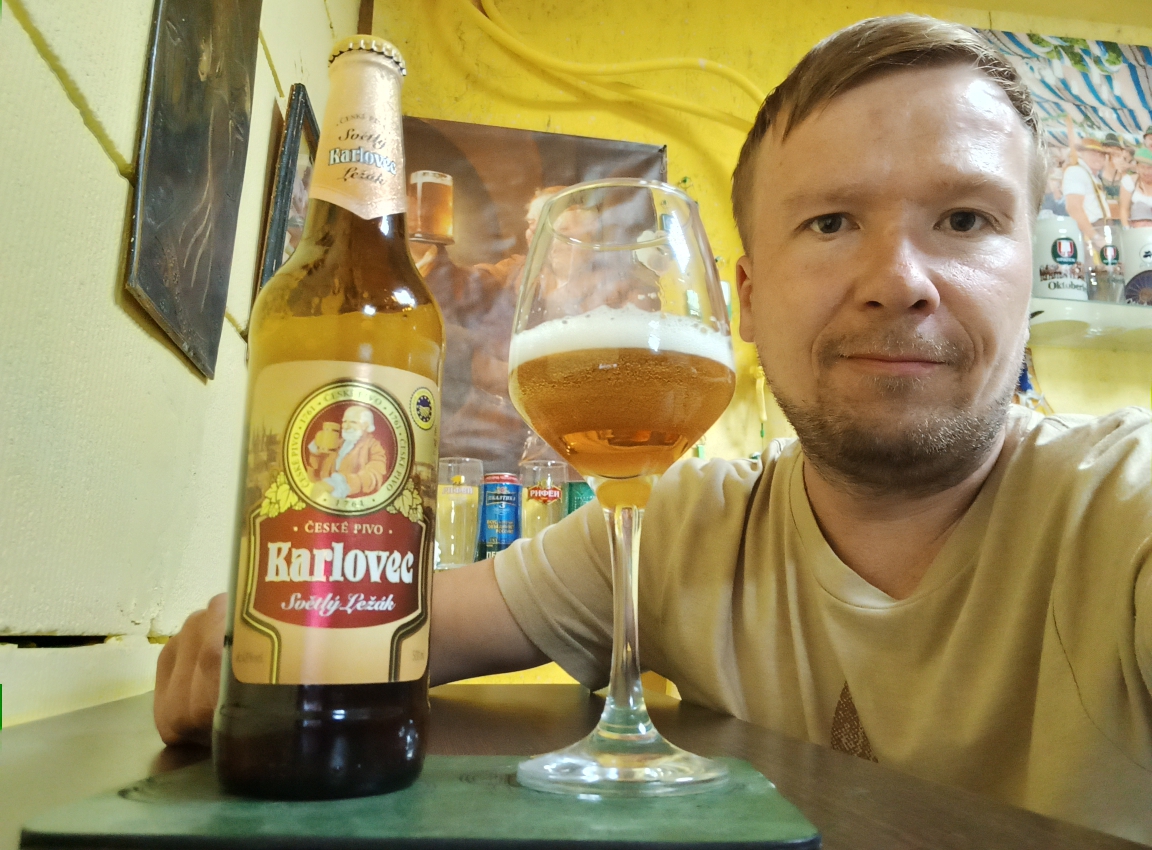 Brewer monk svetly lezak. Пиво светлое. Хмель для пива. Разливное пиво. Пиво светлое нерусское.