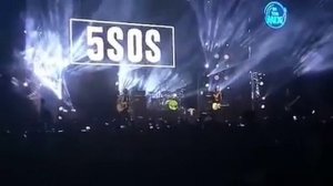 5 Seconds Of Summer - Amnesia (MANILA #InTheMix2017)