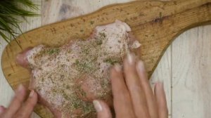 Легкая запеченная свиная лопатка