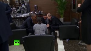 Чтение по губам: разговор Путина и Обамы на G20