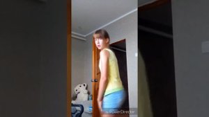 Что делают девушки когда остаются дома одни