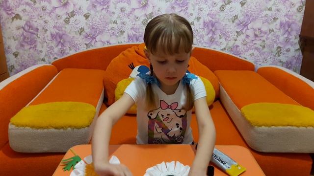 Букет ромашек из ватных дисков. смотреть онлайн