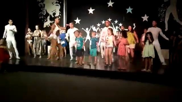 Brazilian Kid Dance смотреть онлайн