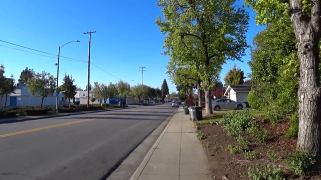 Позитивная калифорнийская бродилка о внутреннем положении и его внешних проявлениях смотреть онлайн