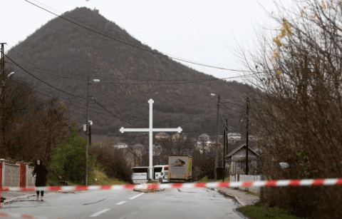 Сербия перебросила бронетехнику на границу с Косово