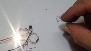 Микросхема из кулера-определитель полюсов магнита и магнитный включатель.