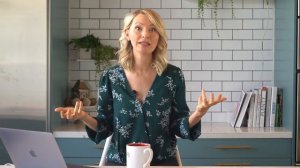 Dietitian Reacts to Everything Kelly Ripa Eats in a Day (Harper's Bazaar *DELETED* Video...Oh Boy)