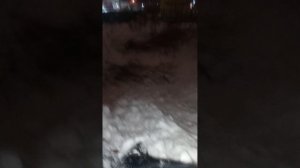 неуклюжий стул и чел