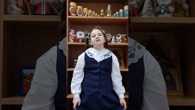 Страна читающая — Виктория Гришина читает произведение «Лебедь, рак и щука.» И. А. Крылова смотреть онлайн