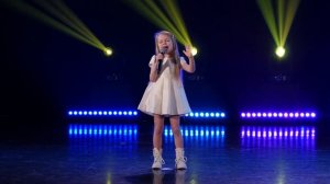 Москвичёва Елизавета,6 лет -«Зима» (Полина Гагарина) ,автор текста и музыки Павлова Н.