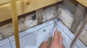 порожек в помывочную или парилку бани из газоблока.