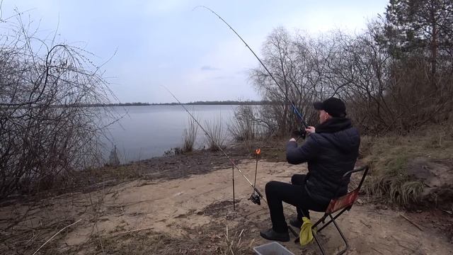 Фідерна рибалка на Дніпрі в Києві 2024. Ловля плотви та різнорибиці .Рибалка Київ 2024.