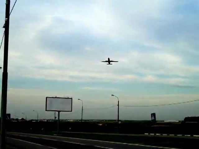 Самолёт взлетает-взлёт Шереметьево-airpane takeoff.MOV смотреть онлайн