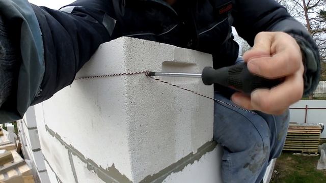 Грамотный натяг НИТКИ при кладке газоблока или установке контробрешётки.
