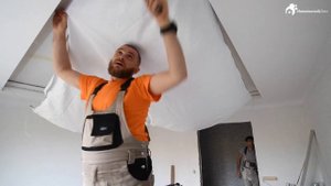 Монтаж натяжного потолка в комнате. Процесс установки. Идеальный Дом.