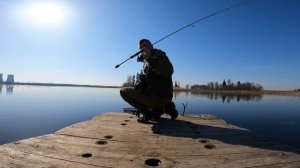 Рыбалка на ПОПЛАВОК в Удомле!  Подводная съемка под ногами.