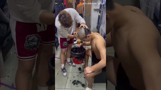 剃光头的少年们 смотреть онлайн