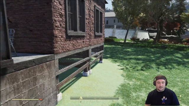 Rating Fallout 76 Camps As Raider Santa Dropping Gifts On All The Beds of Bad Camps смотреть онлайн