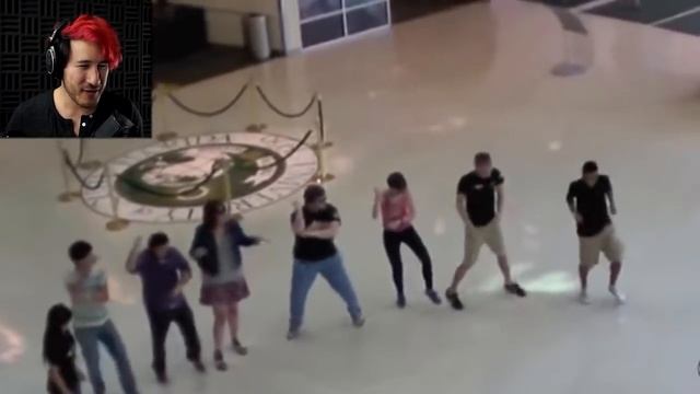 Embrace the Cringe! смотреть онлайн