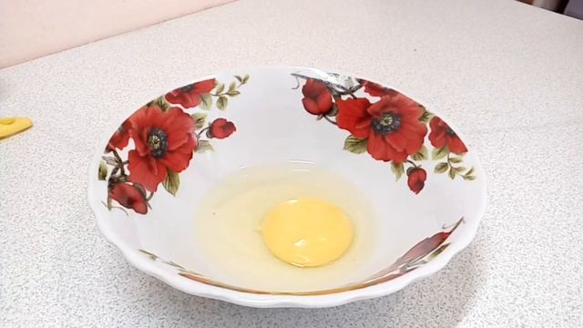 Как правильно гасить соду. Пример двух вариантов на кексах. Эксперимент смотреть онлайн