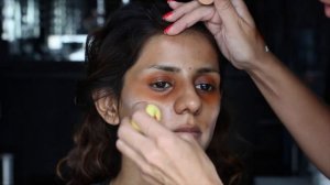 Как убрать темные круги под глазами при помощи оранжевого консилера/как скрыть угри. Выпуск77. 0+