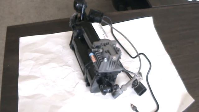 Компрессор пневмоподвески Volkswagen Touareg и Porshe Cayenne смотреть онлайн