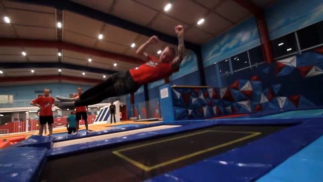 Секция "Фристайл на батутах" - Меньшов Евгений Станиславович смотреть онлайн